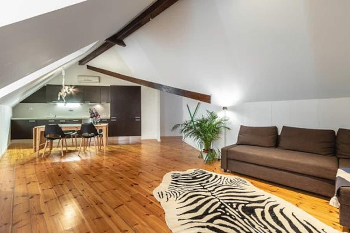 Apartamento Downtown - Chiado & Me 2 *